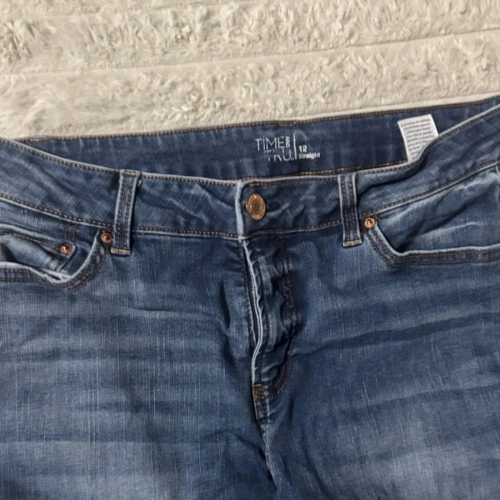 Time and Tru Indigo Straight Leg Jeans 12 - Picture 4 of 5